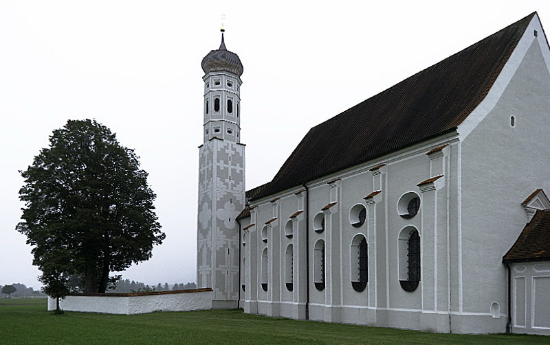 Allgäu 09 - 2014 - 20140911_0285 als Smartobjekt-1 Kopie.jpg - Die Kirche St. Cooman .Eine Innenbesichtigung war leider nicht möglich.Auch die Schlösser Neuschwanstein und Hohenschwangau versanken im dichten Nebel